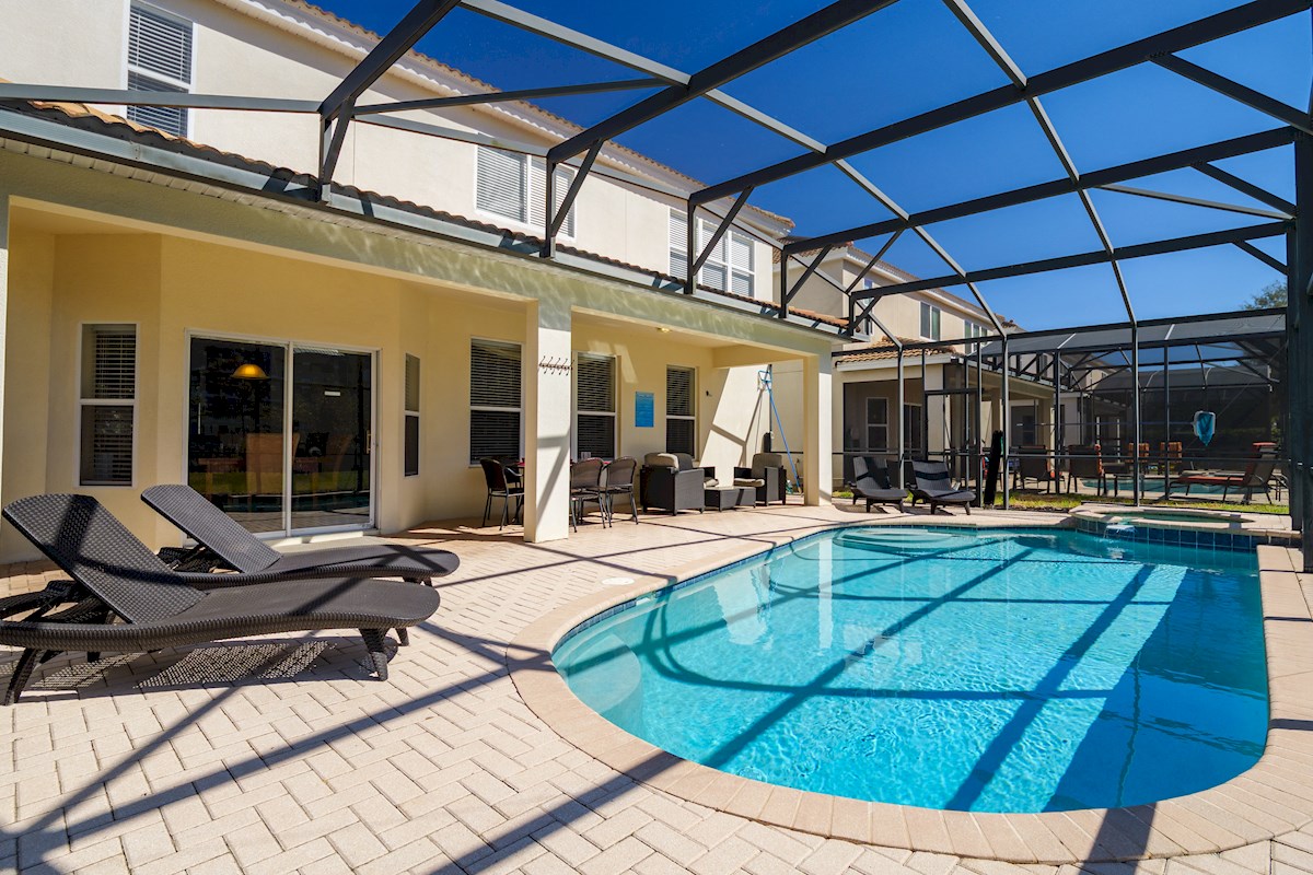 South Facing Pool and no rear neighbours