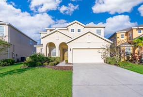 Floridian Hideaway - 6 Bed/5 Bath - Lakefront Villa