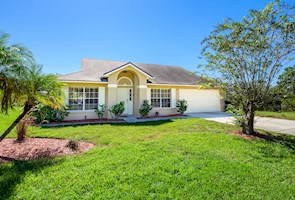 Sunridge Woods 3 Bedroom 2 Bath Florida Villa