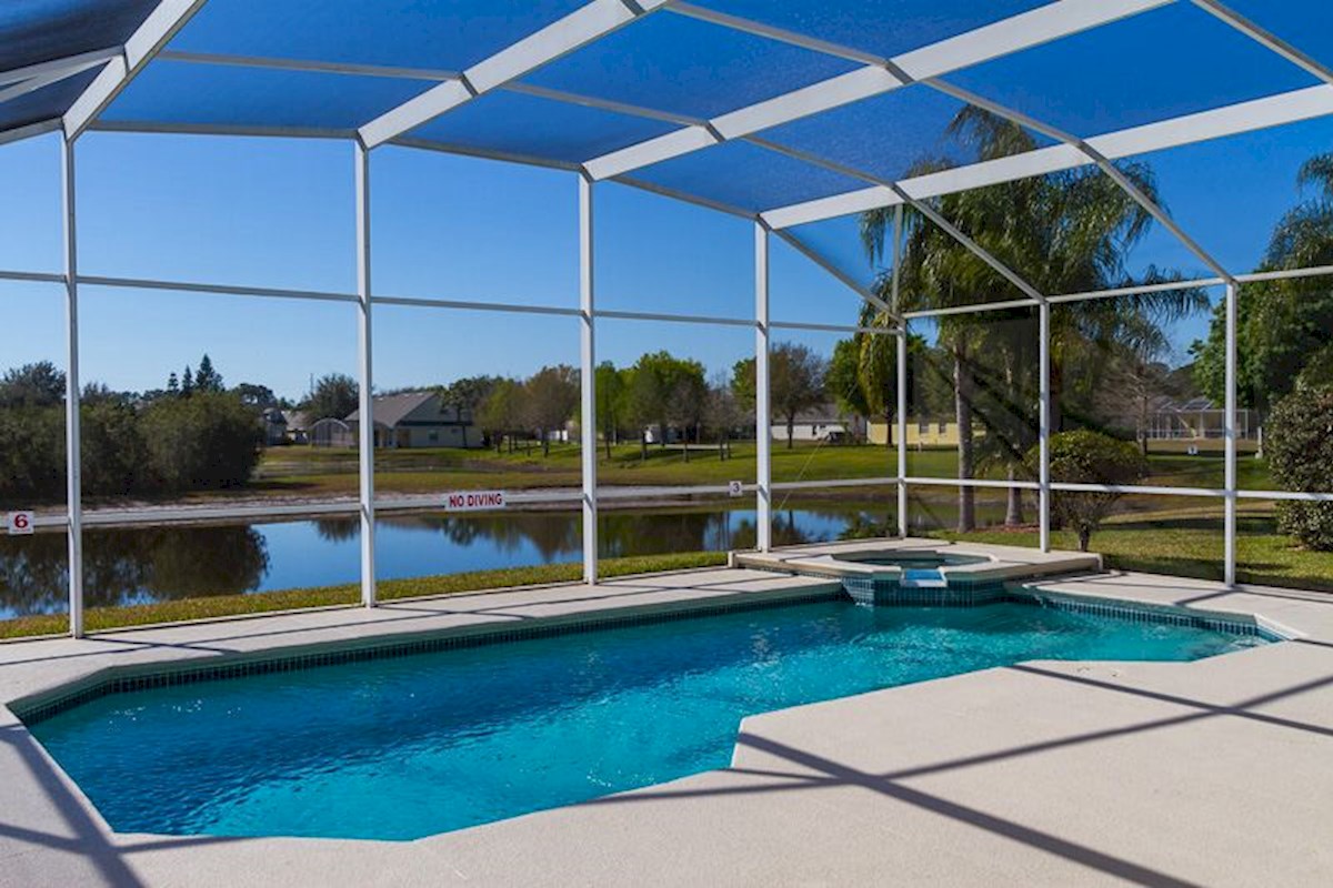 Secluded South Facing Pool