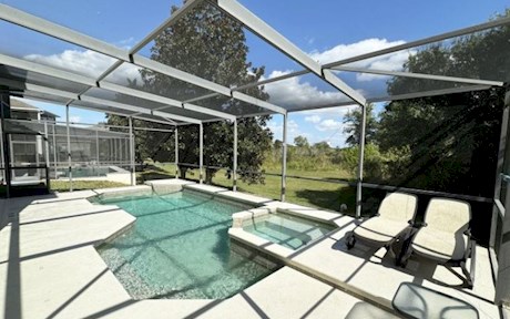Beautiful Home with Pool, Spa and Balcony off the Master Bedroom