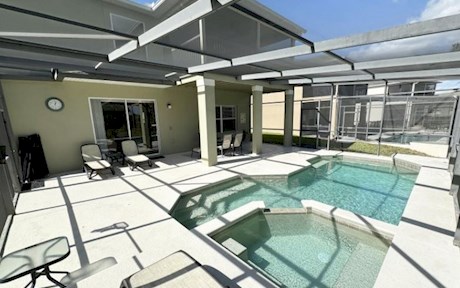Beautiful Home with Pool, Spa and Balcony off the Master Bedroom