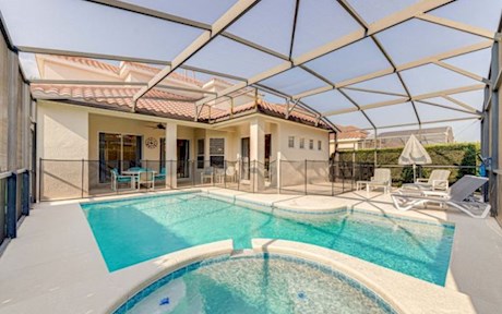 Beautiful and Spacious 5 Bedroom, Home with Private Pool and Spa 