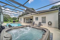 Pool Spa And Wading Pool With  Free Heating  And BBQ Grill 